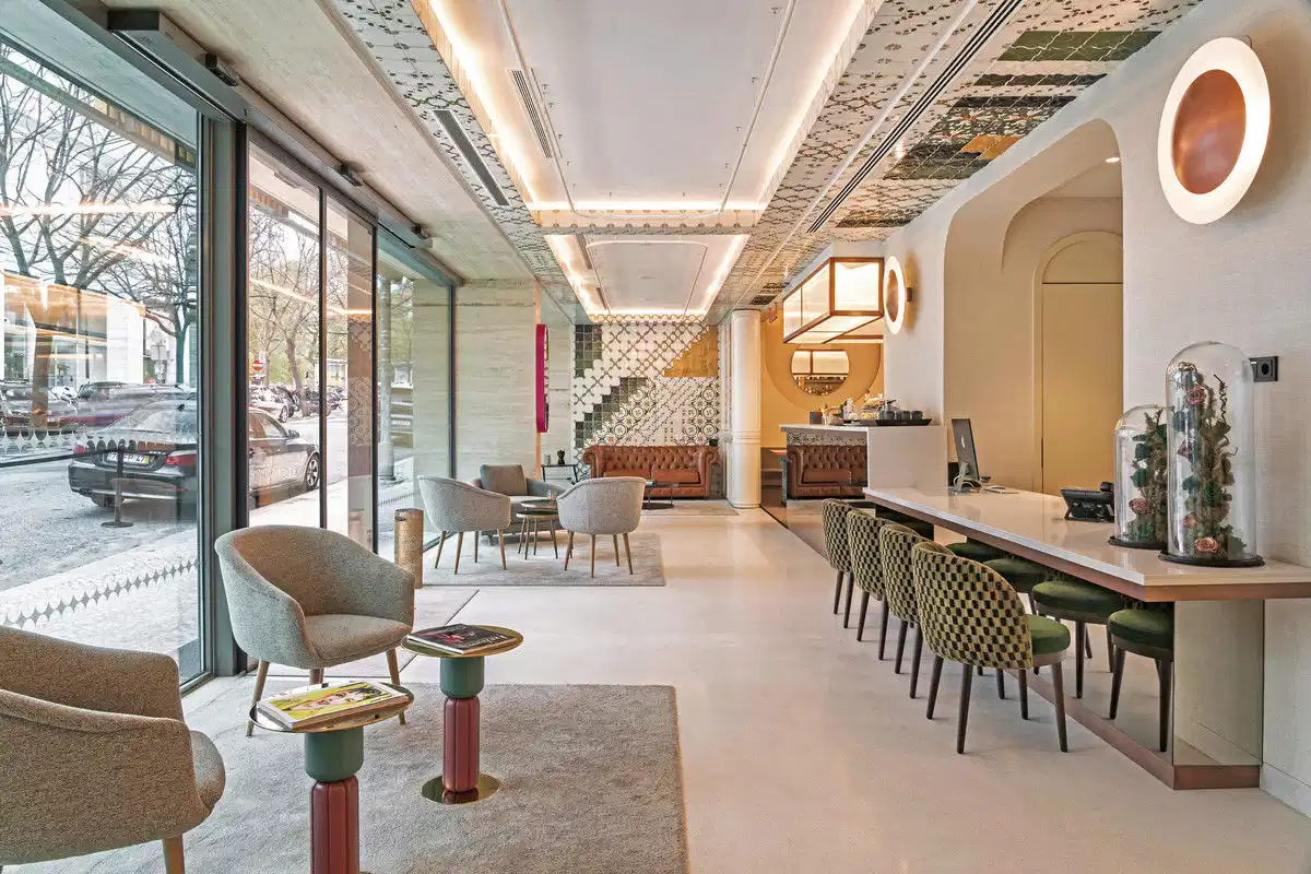 Luster Hotel – Hotelfoto