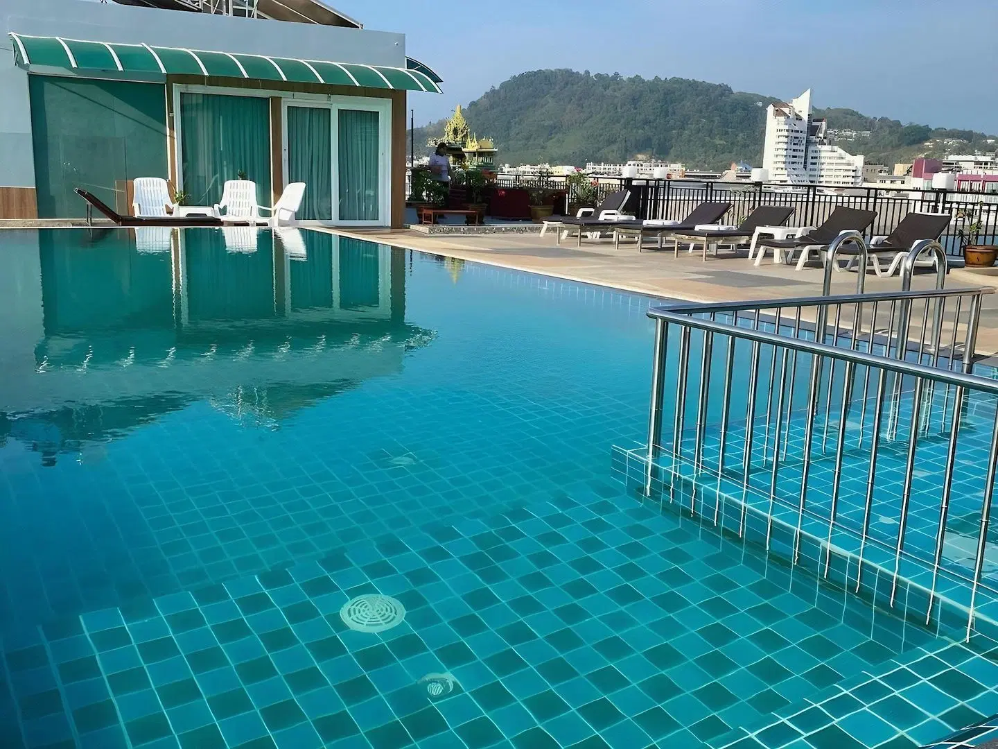 77 Patong Hotel & Spa OUTDOOR_POOL