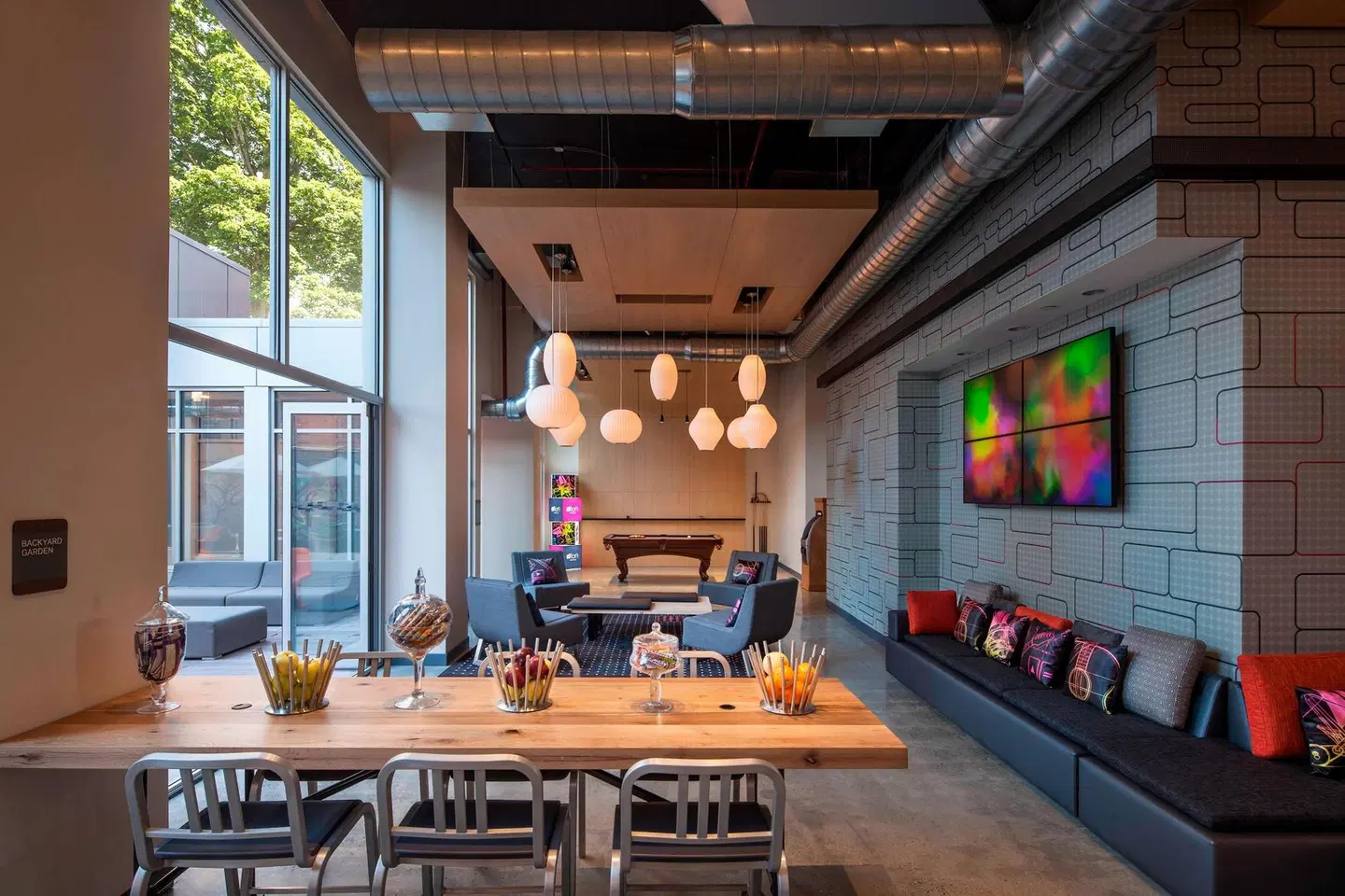 Aloft by Marriott Long Island City-Manhattan View Restaurant