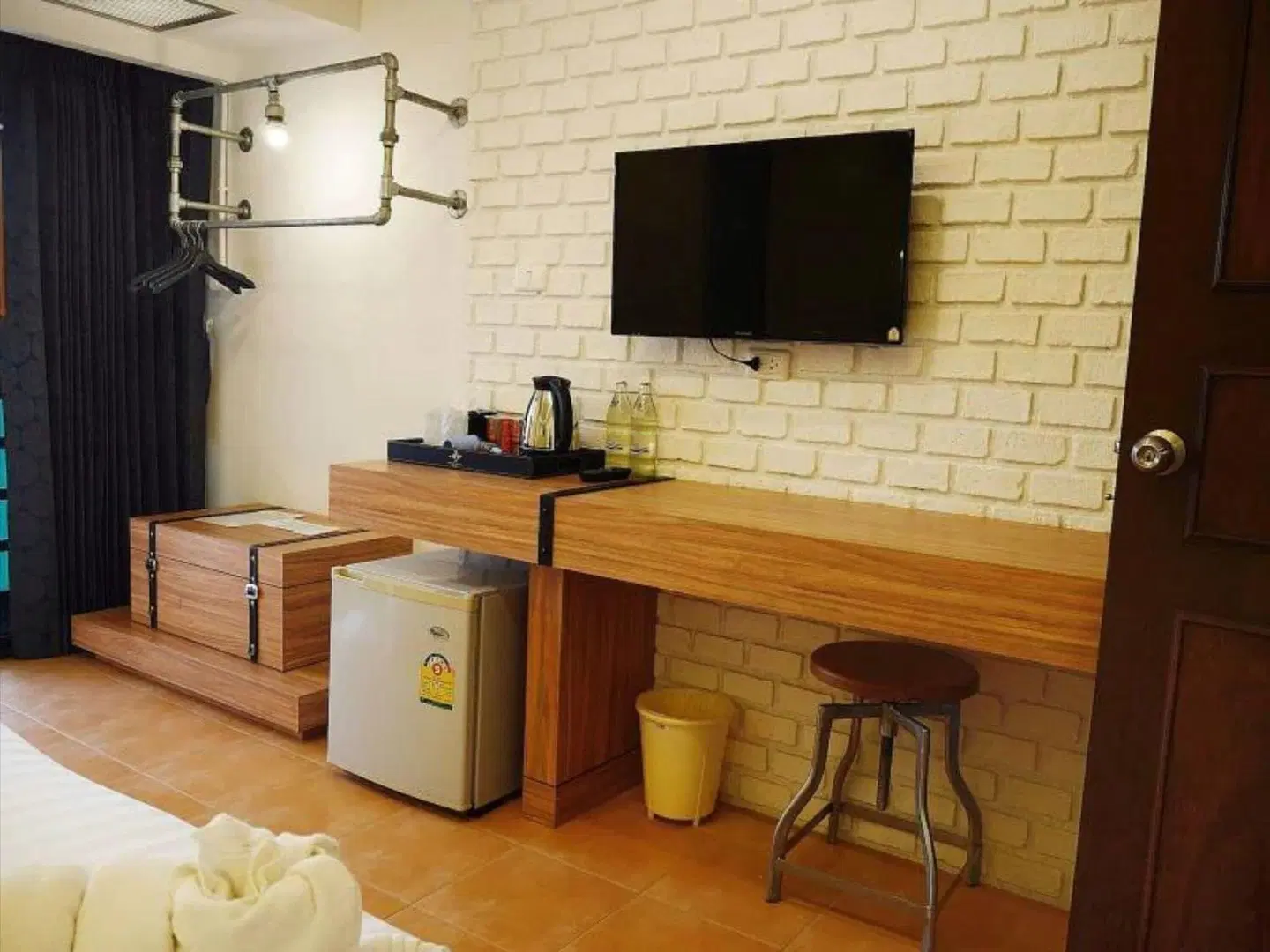 Forty Winks Phuket Hotel ROOM_EXAMPLE