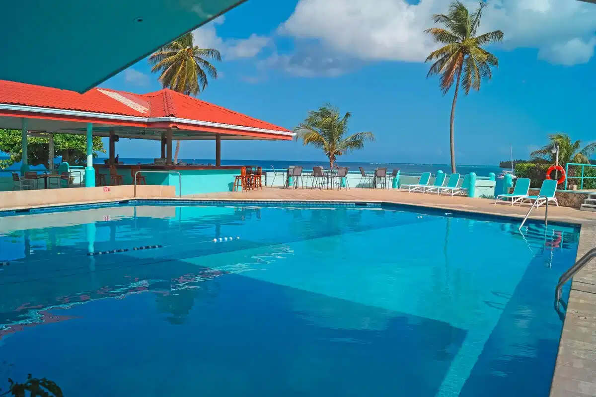 Crown Point Beach Hotel – Hotelfoto