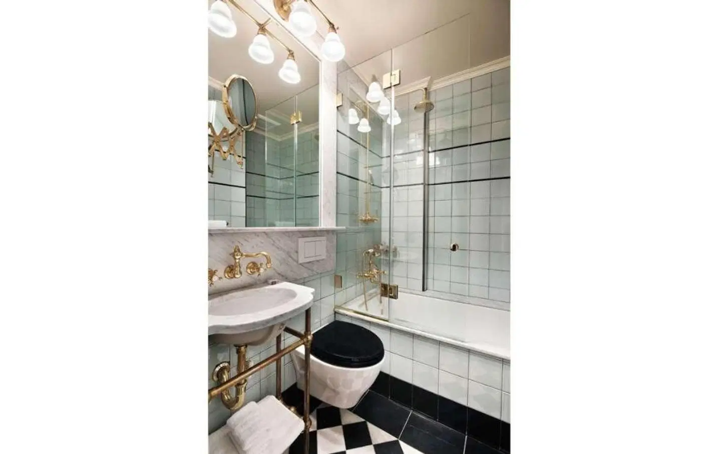 The Marlton Hotel Badezimmer