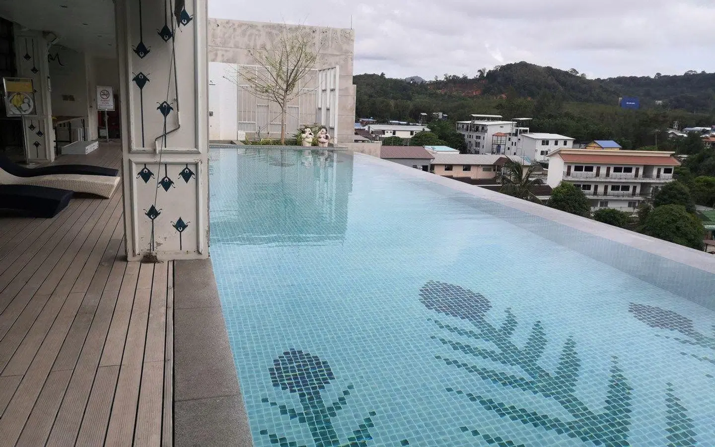 Panphuree Residence OUTDOOR_POOL