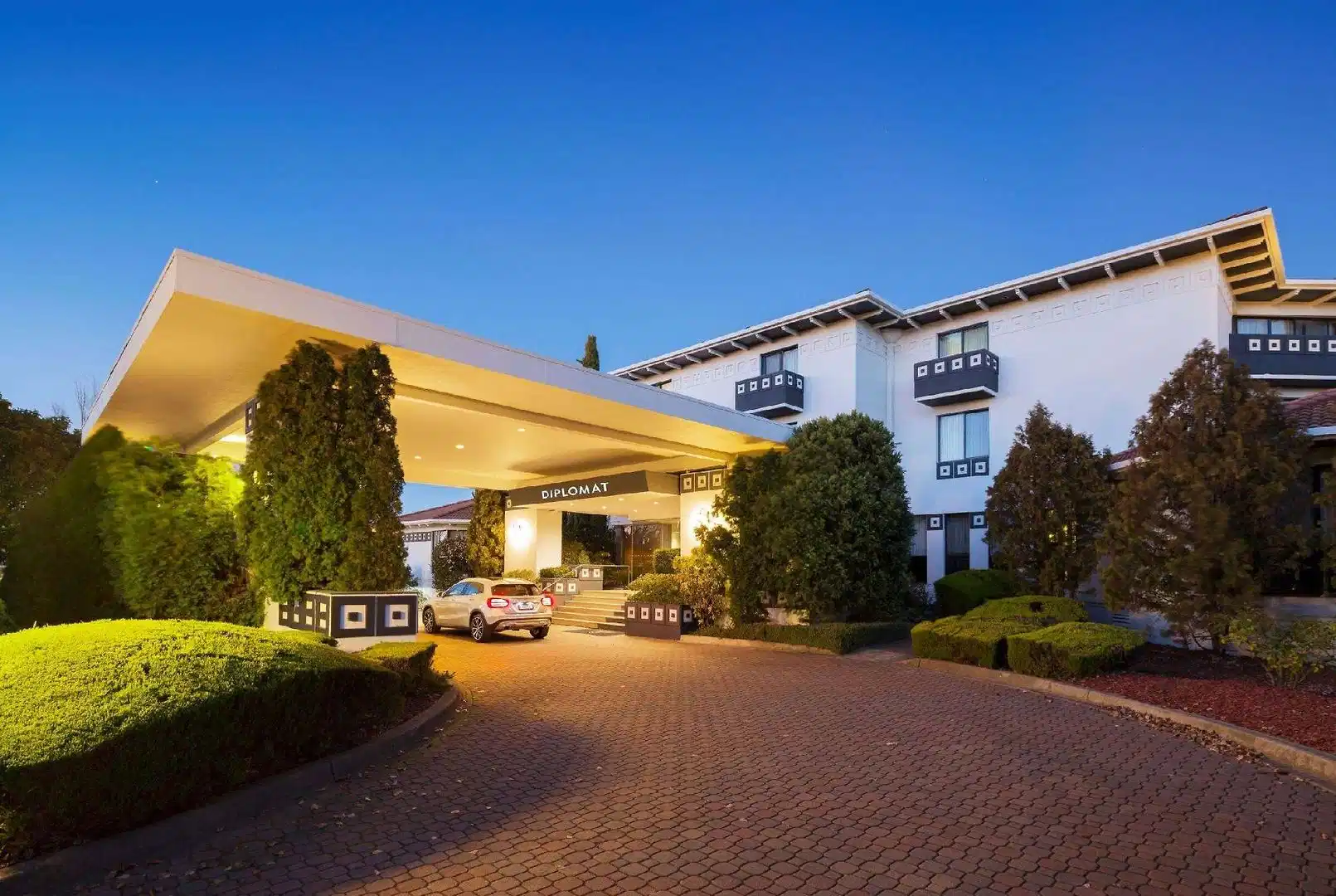 Ramada by Wyndham Diplomat Canberra – Hotelfoto