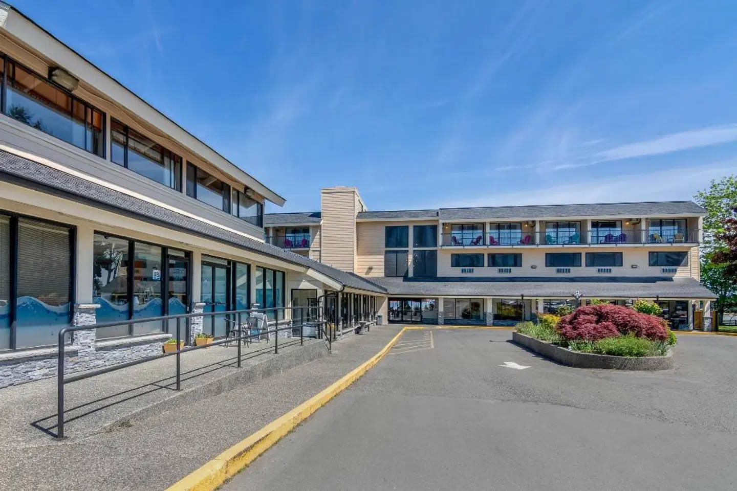 Bayside Oceanfront Resort EXTERIOR