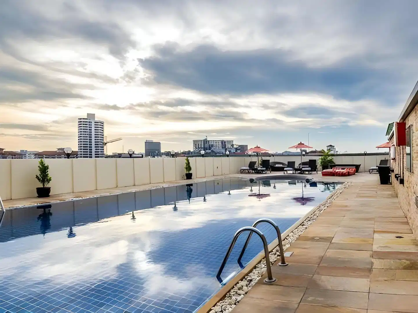 Nova Suites Pattaya by Compass Hospitality – Hotelfoto
