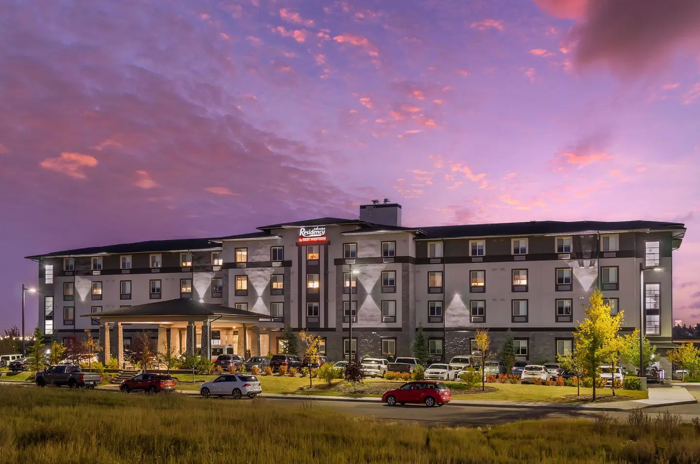 Executive Residency by BW Calgary City View North EXTERIOR