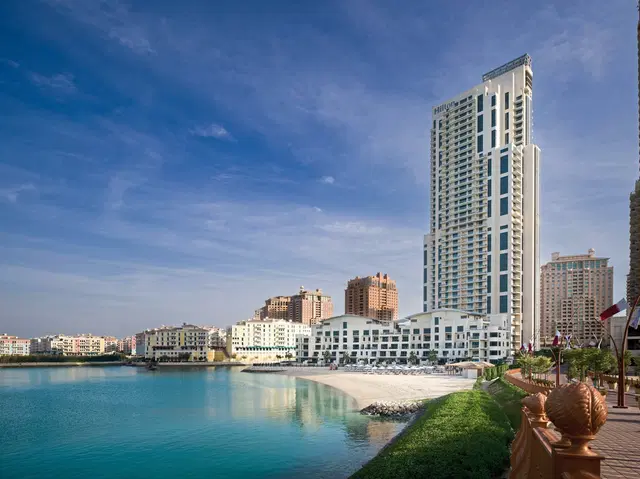 Hilton Doha The Pearl EXTERIOR