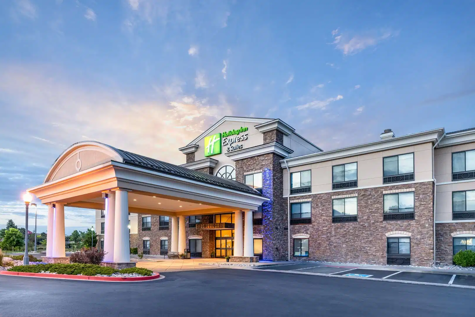 Holiday Inn Express & Suites Colorado Springs-First & Main by IHG – Hotelfoto
