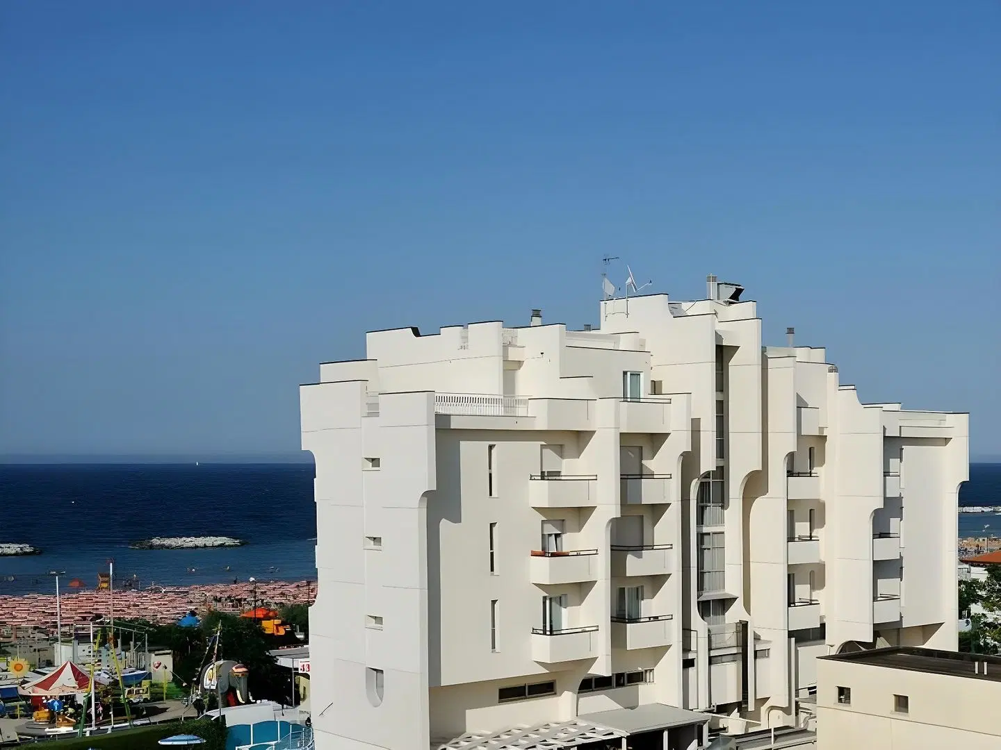 Hotel Life EXTERIOR