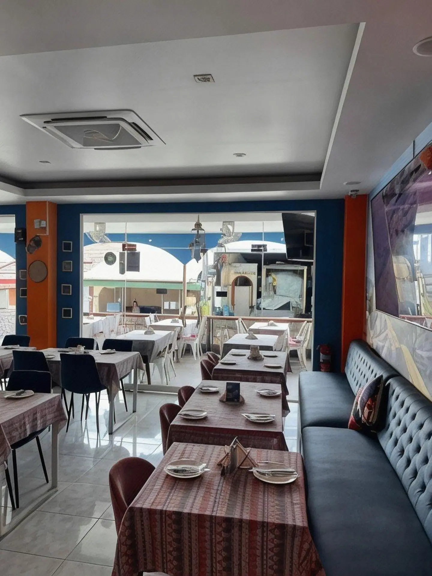 KIWI Boutique Hotel Restaurant