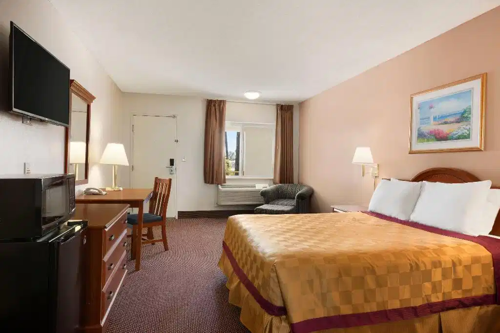 Travelodge by Wyndham Bakersfield – Hotelfoto