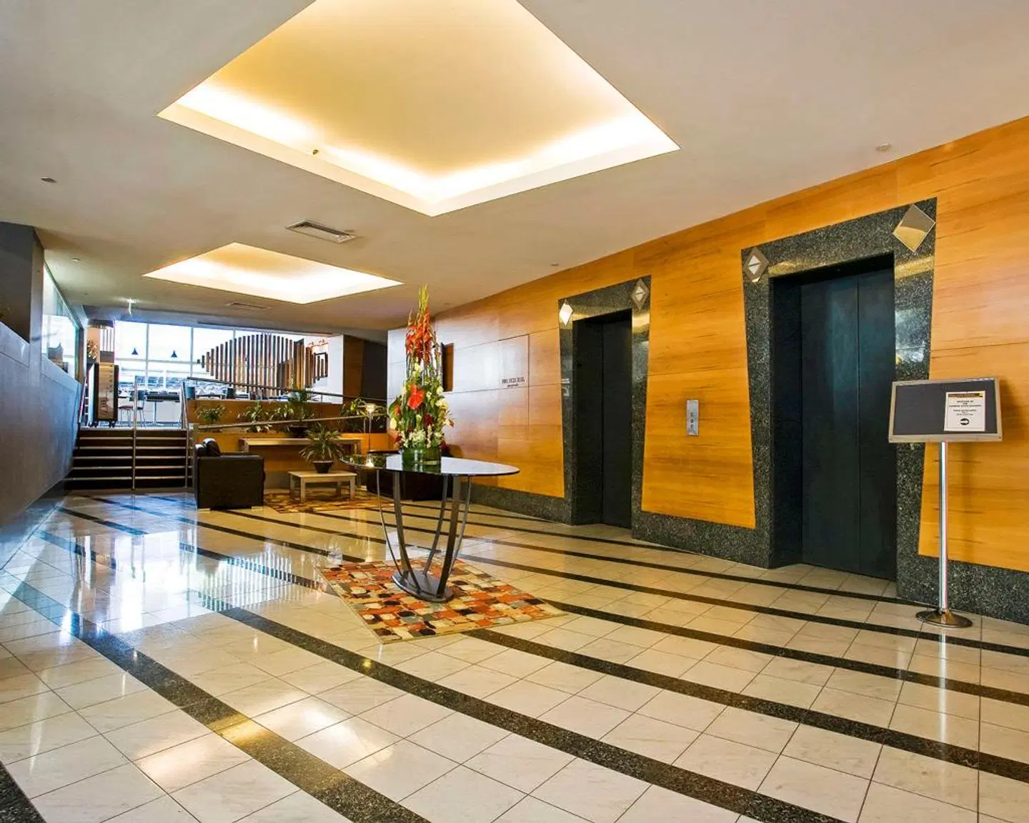 Clarion Suites Gateway Bar