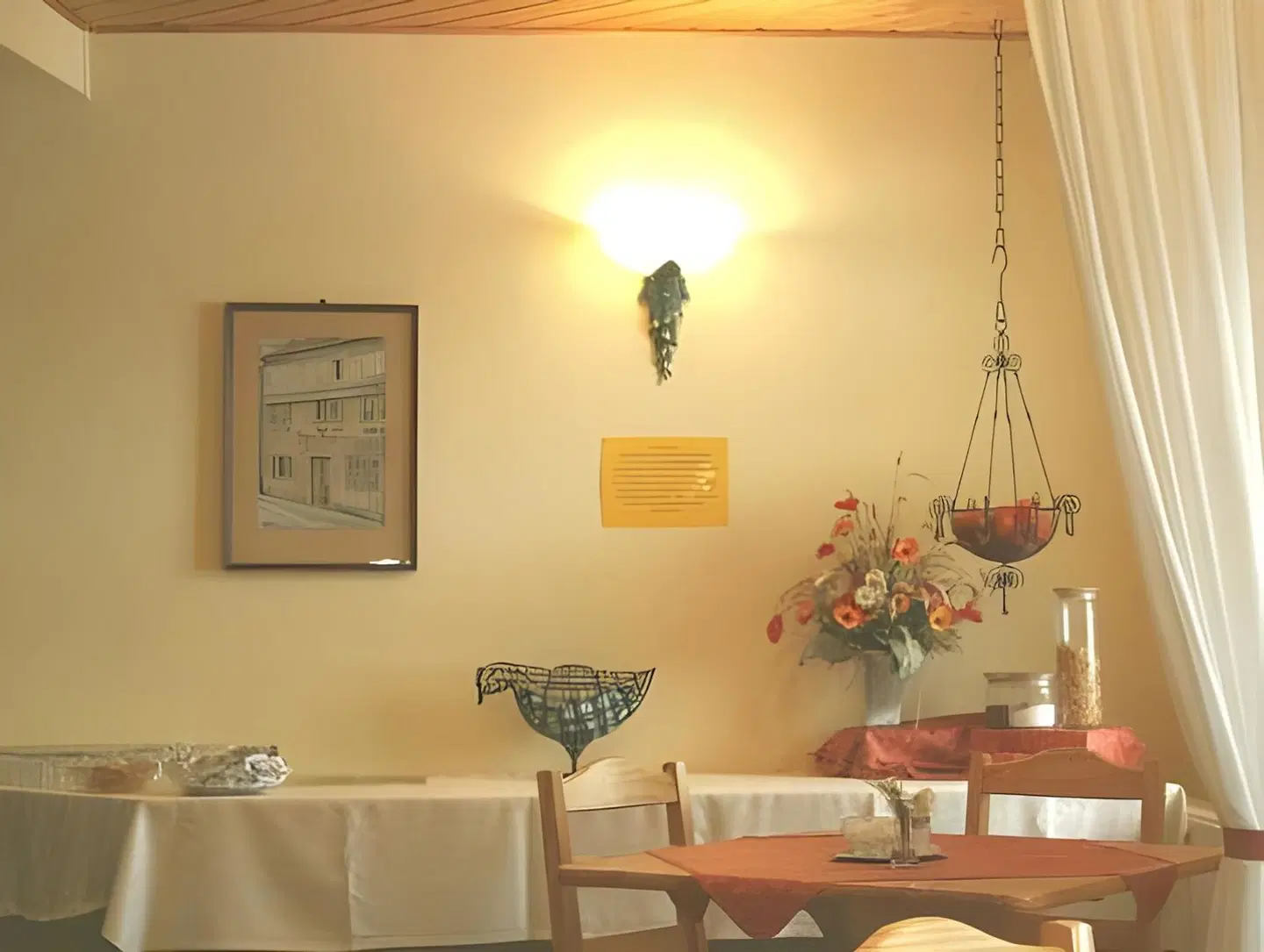 Regina ROOM_EXAMPLE