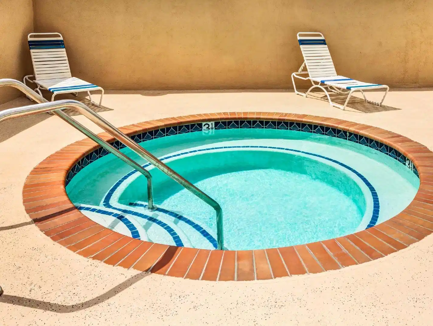 Days Inn & Suites by Wyndham Fullerton – Hotelfoto