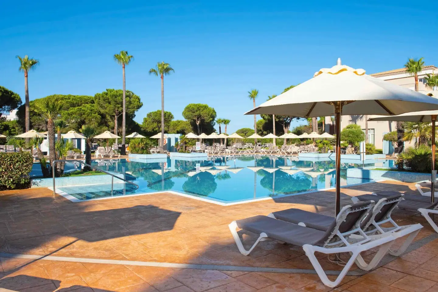 Valentín Sancti Petri Spa OUTDOOR_POOL