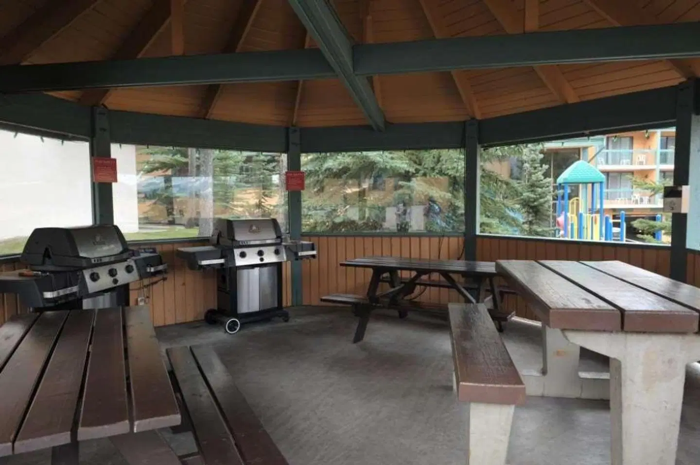 Douglas Fir Resort & Chalets Terrasse