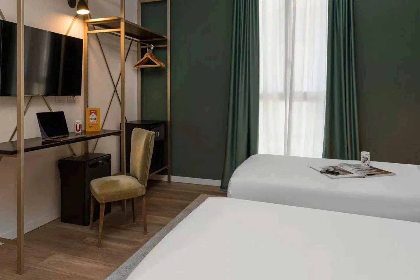 Up Hotel ROOM_EXAMPLE