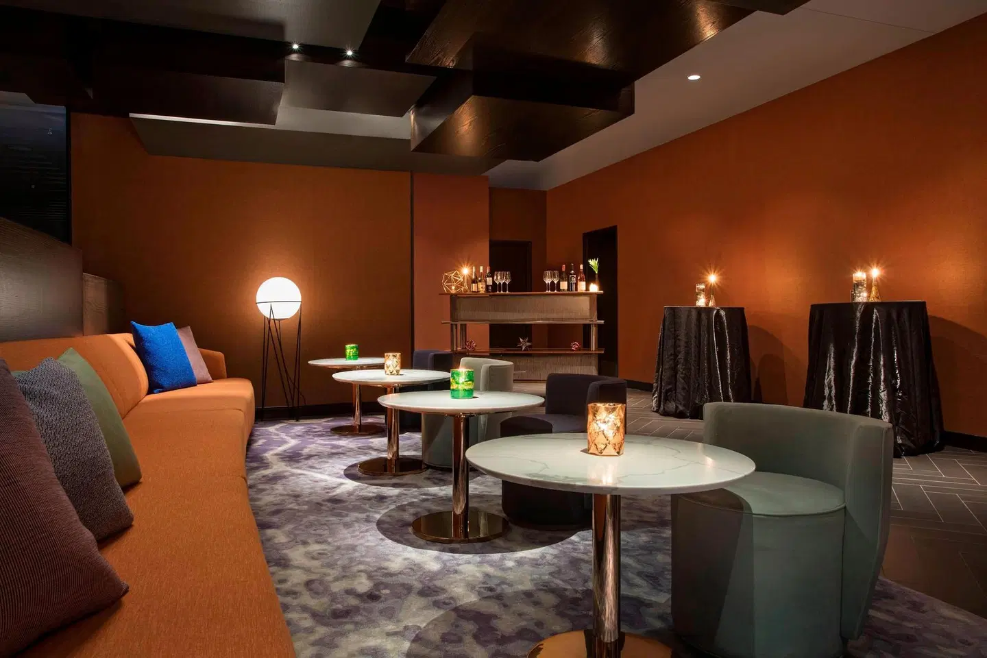 Hotel EMC2, Autograph Collection Bar