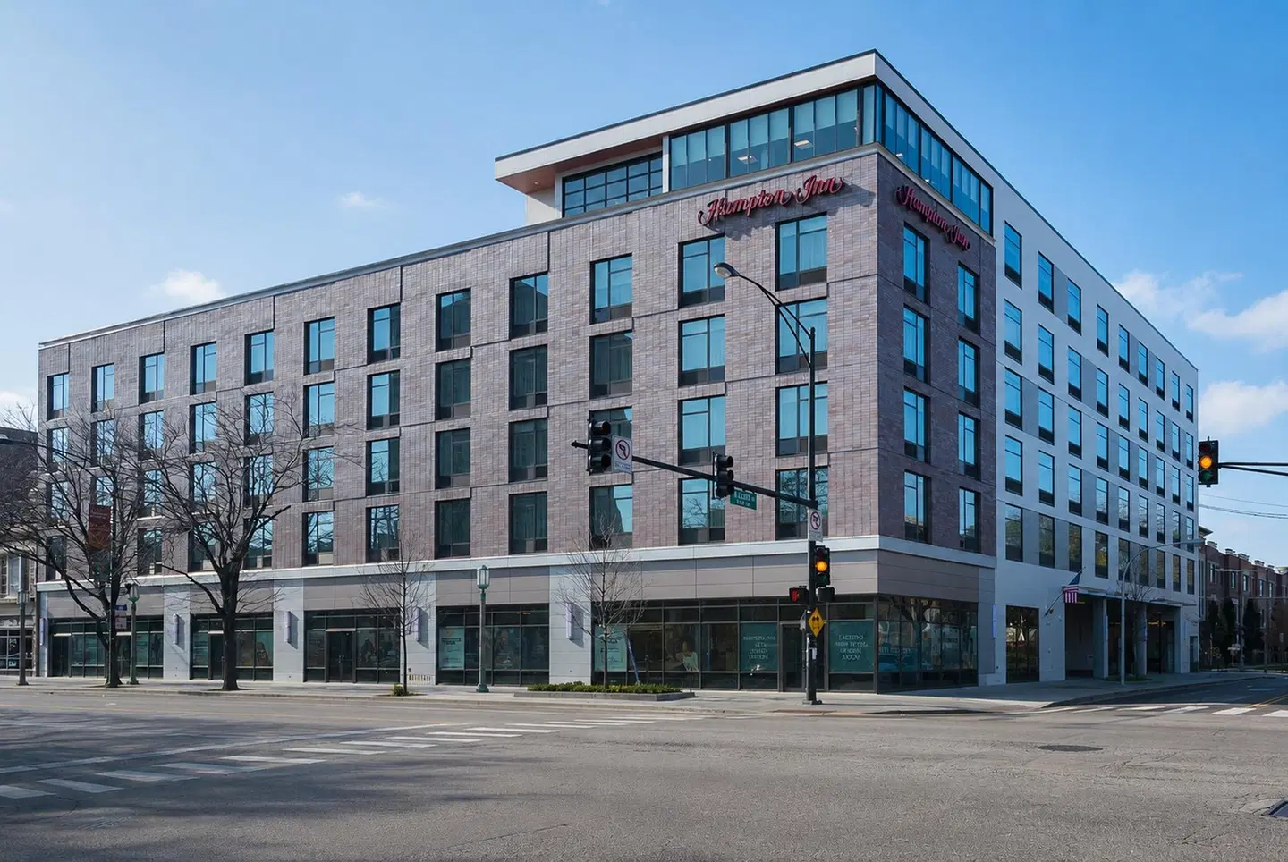 Hampton Inn Chicago North-Loyola Station EXTERIOR