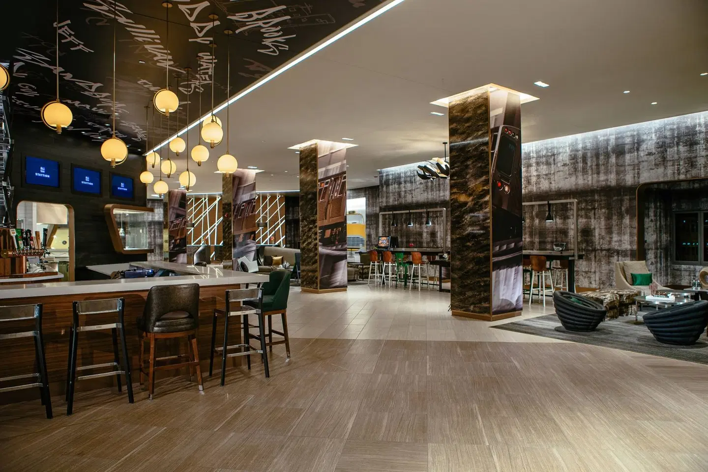 Renaissance Chicago Downtown Hotel Bar