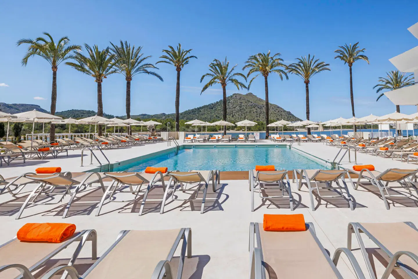 VIVA Eden Lago OUTDOOR_POOL