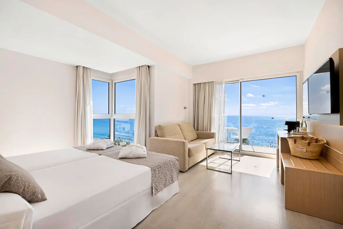 CM Playa del Moro ROOM_EXAMPLE