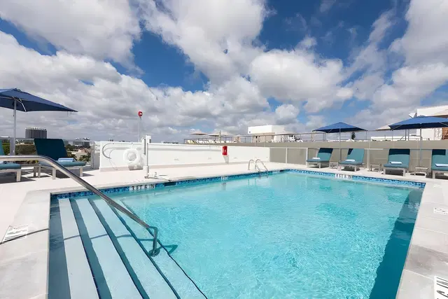 Penguin Hotel OUTDOOR_POOL