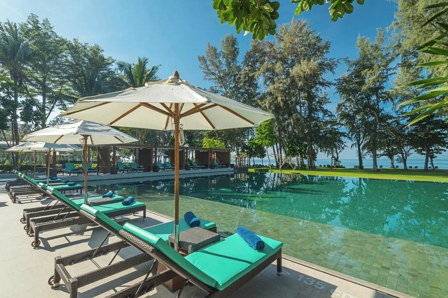 Dusit Thani Krabi Beach Resort OUTDOOR_POOL