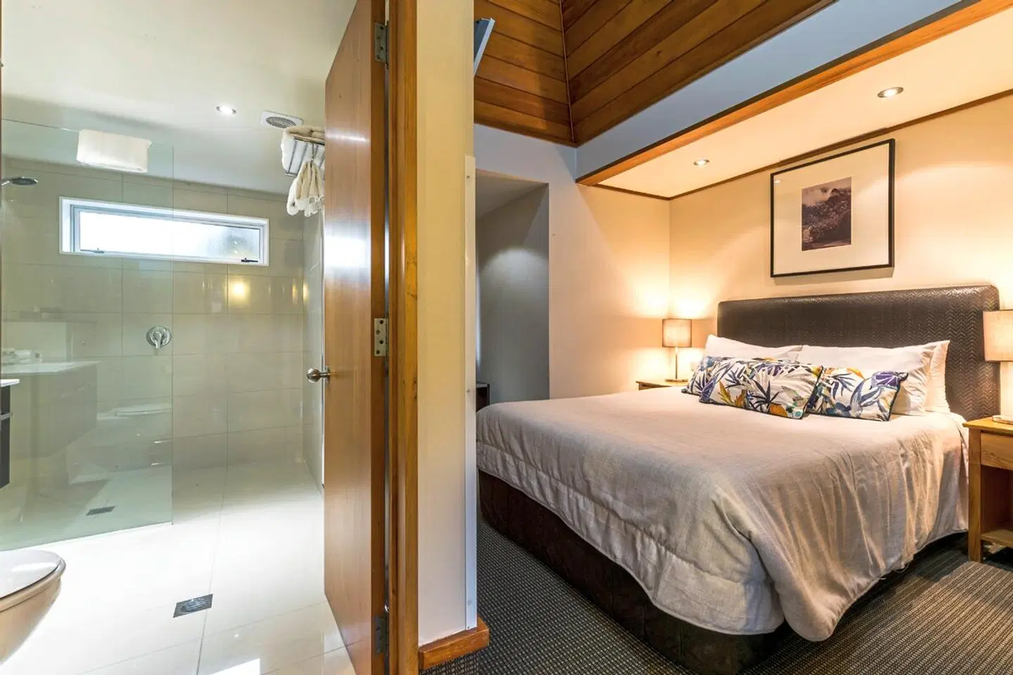 Distinction Te Anau Hotel & Villas ROOM_EXAMPLE