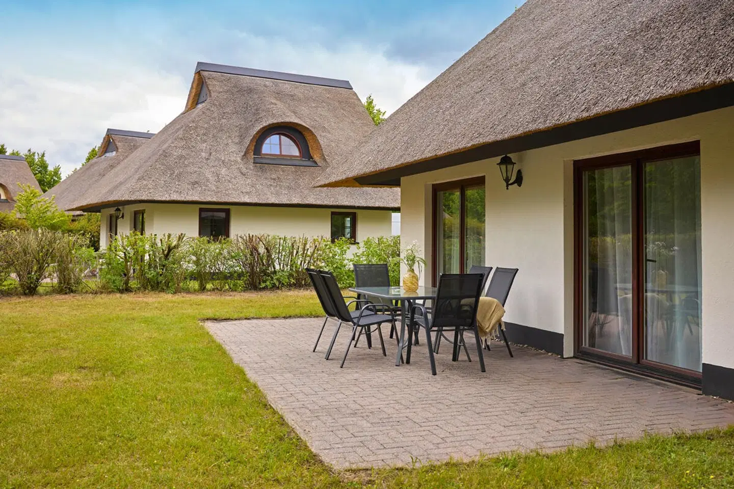 Van der Valk Resort Linstow - Ferienhäuser Terrasse