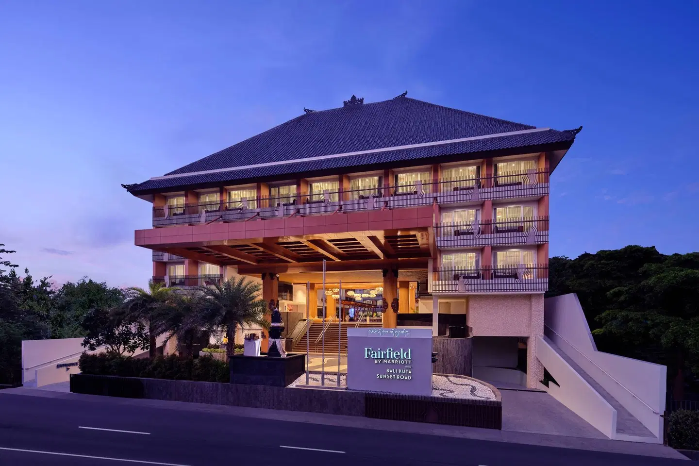 Fairfield by Marriott Bali Kuta Sunset Road EXTERIOR