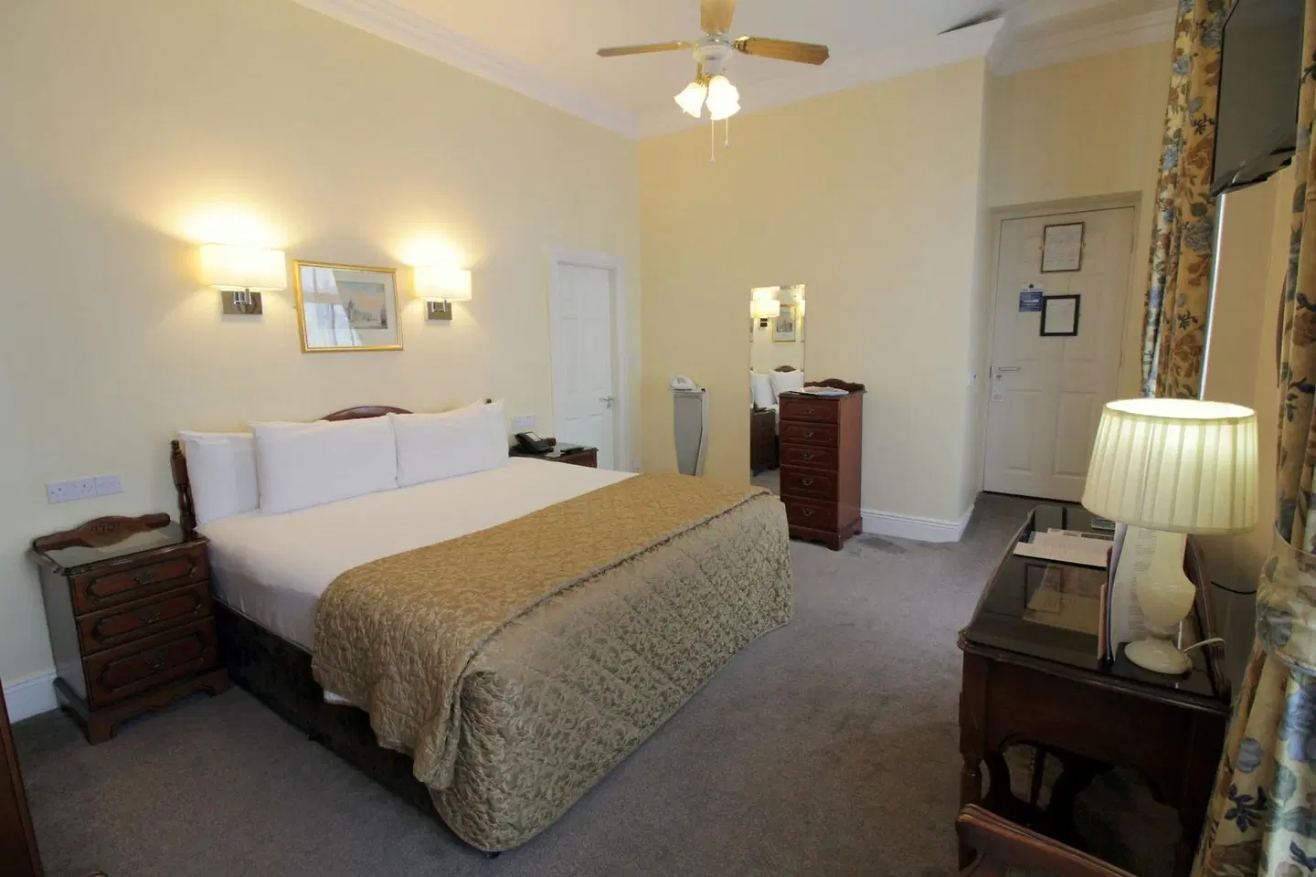 Harrington Hall ROOM_EXAMPLE