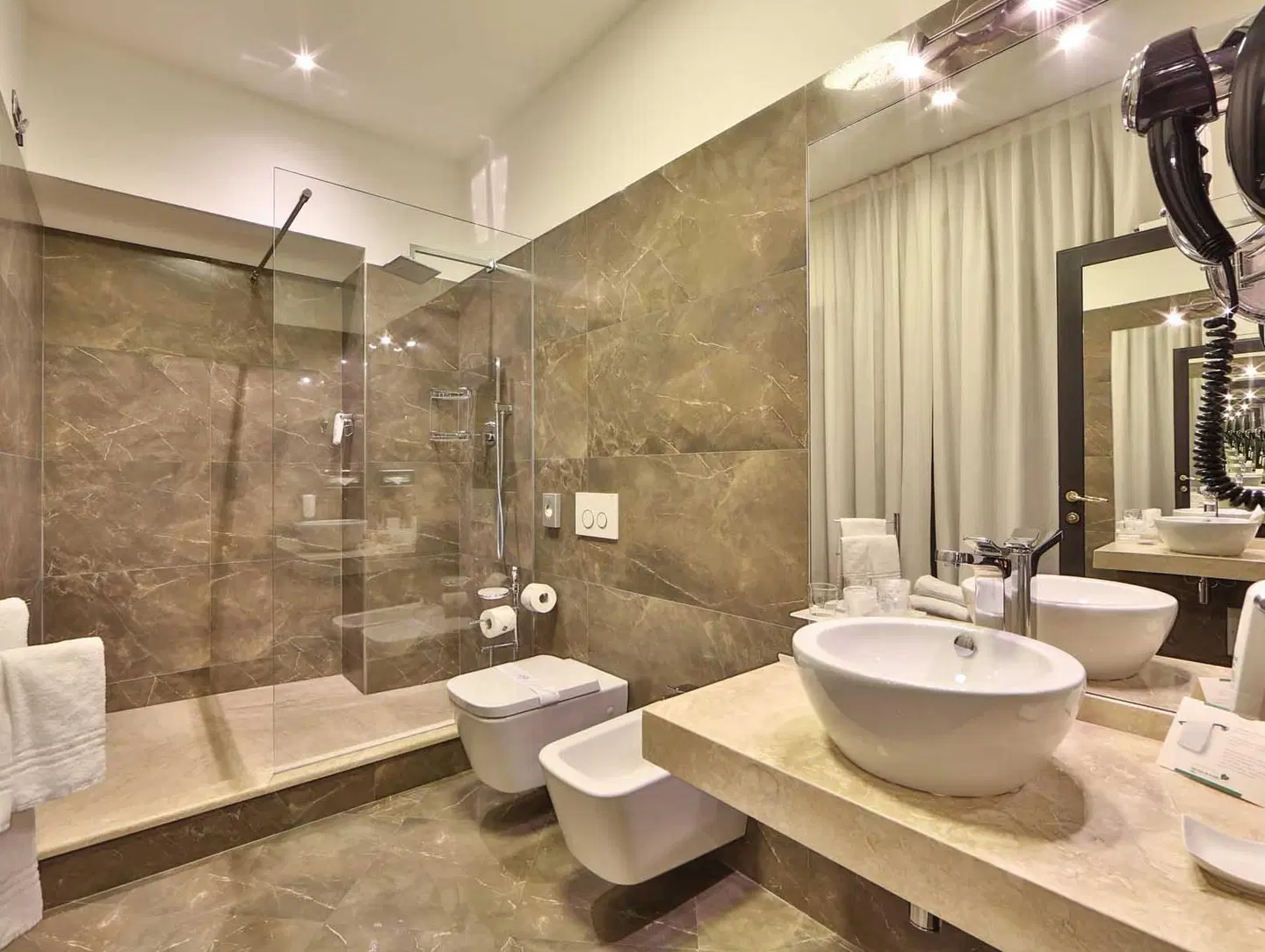 Best Western Plus Hotel Genova Badezimmer