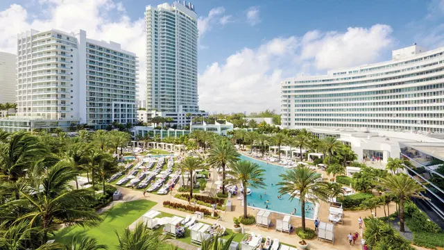 Fontainebleau Miami Beach EXTERIOR