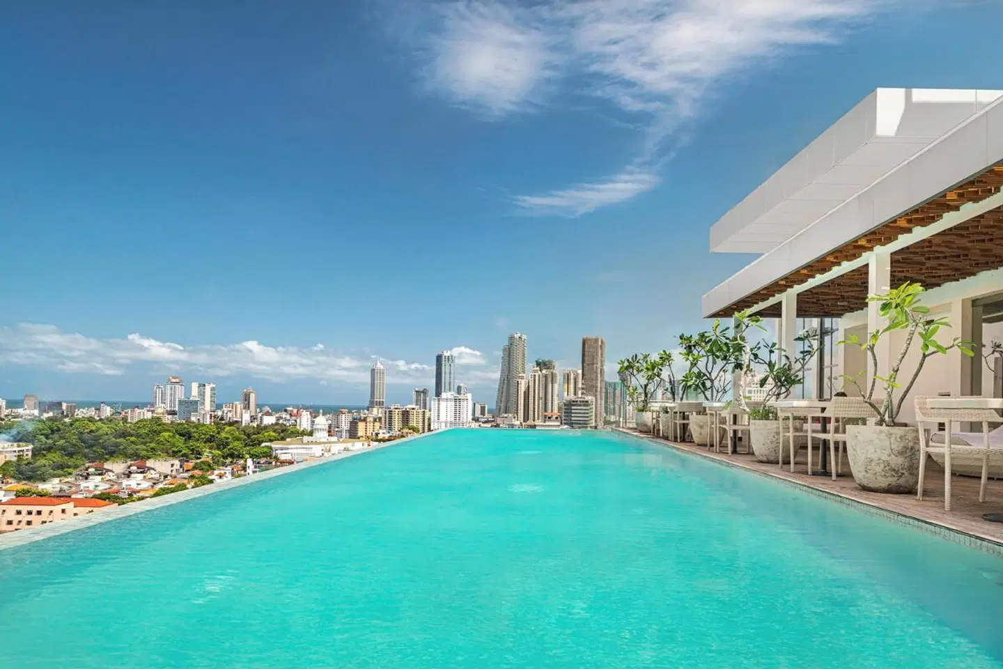 Jetwing Colombo Seven OUTDOOR_POOL
