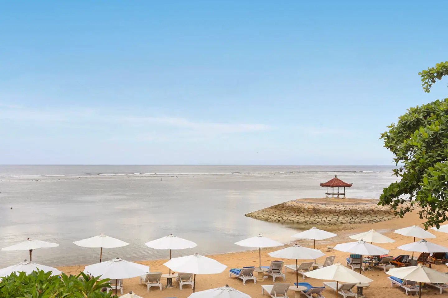 Respati Beach Hotel Strand
