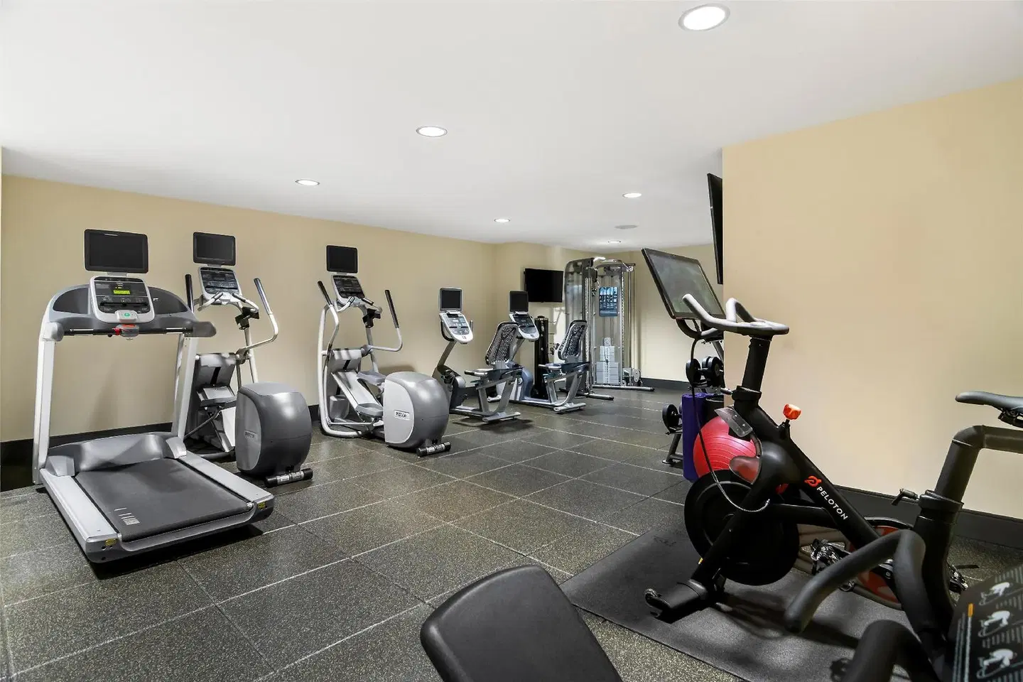 Hilton Garden Inn Chicago Downtown Riverwalk SPORTS_AND_LEISURE