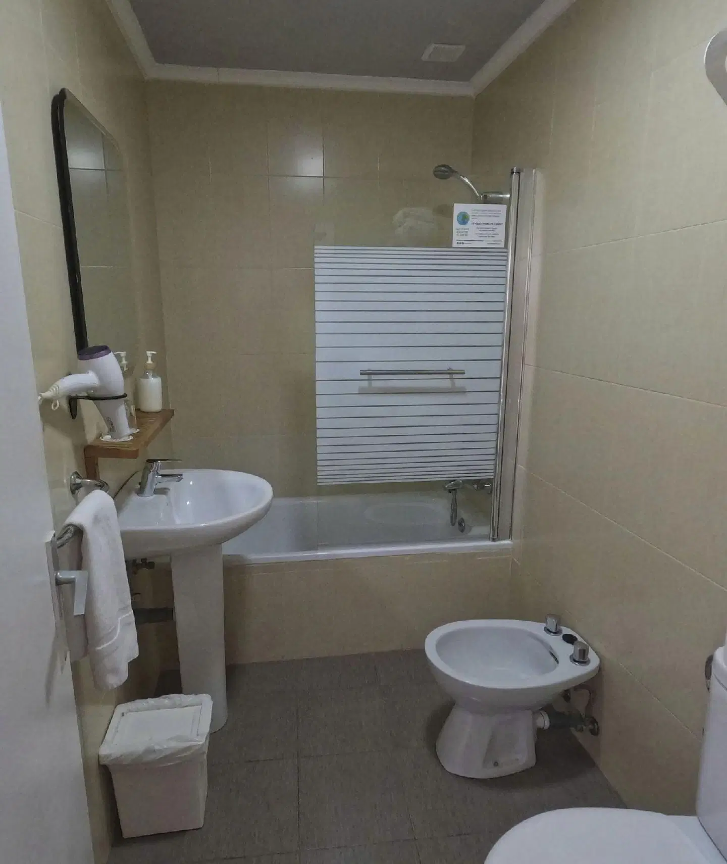 Casual Gurea Badezimmer