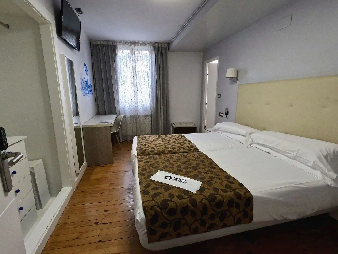 Casual Gurea ROOM_EXAMPLE