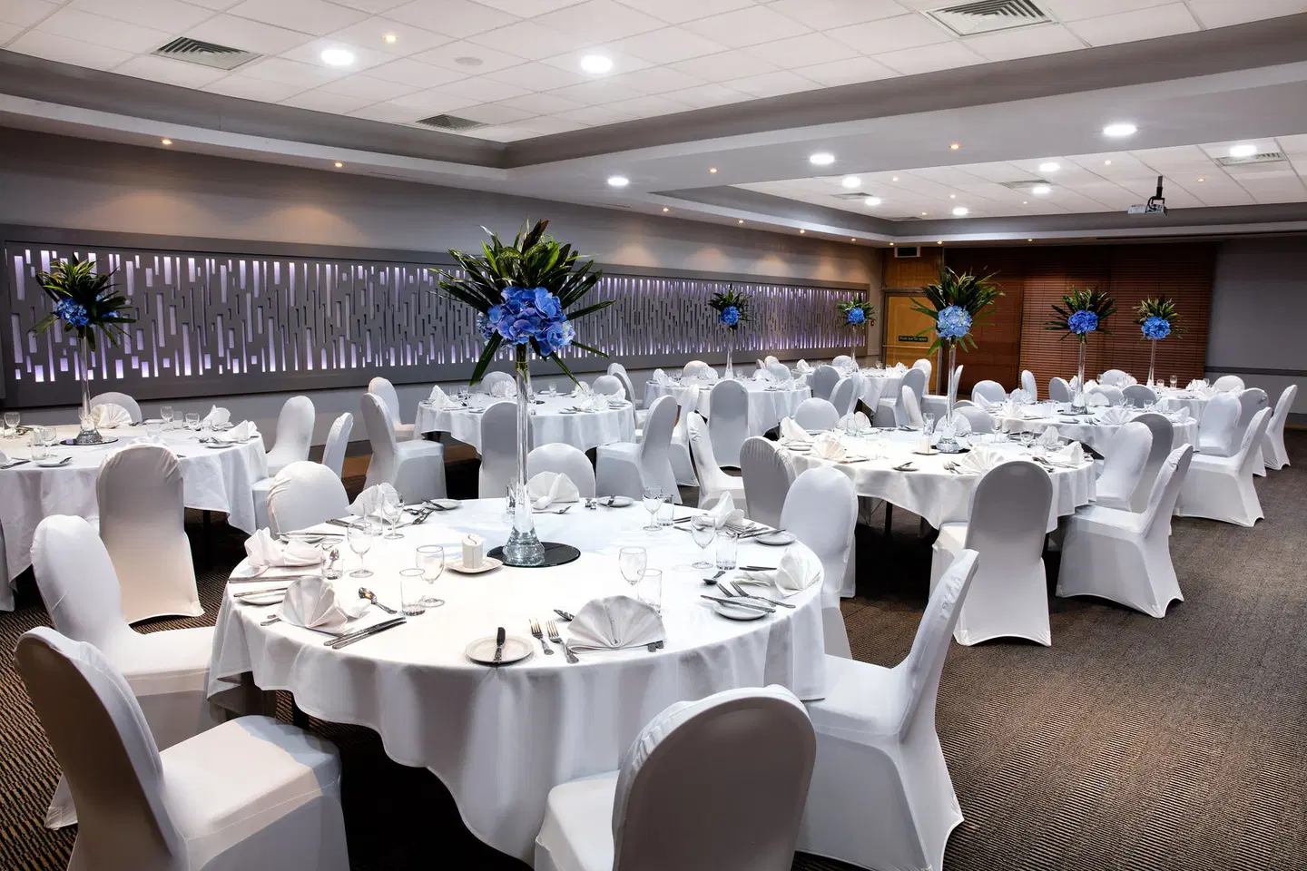 Crowne Plaza London Heathrow by IHG Restaurant