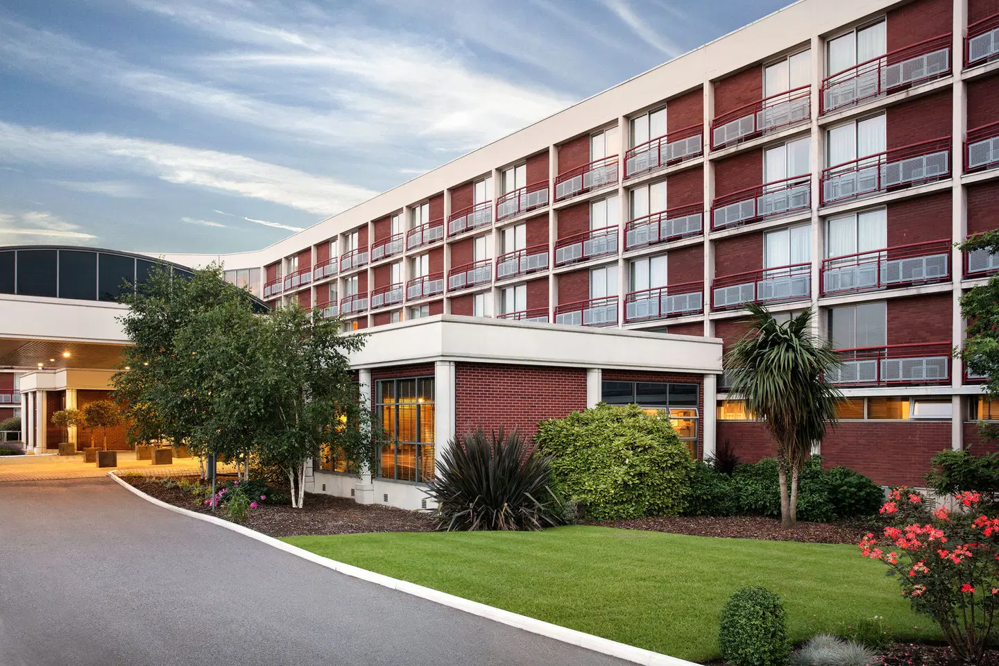 Crowne Plaza London Heathrow by IHG EXTERIOR