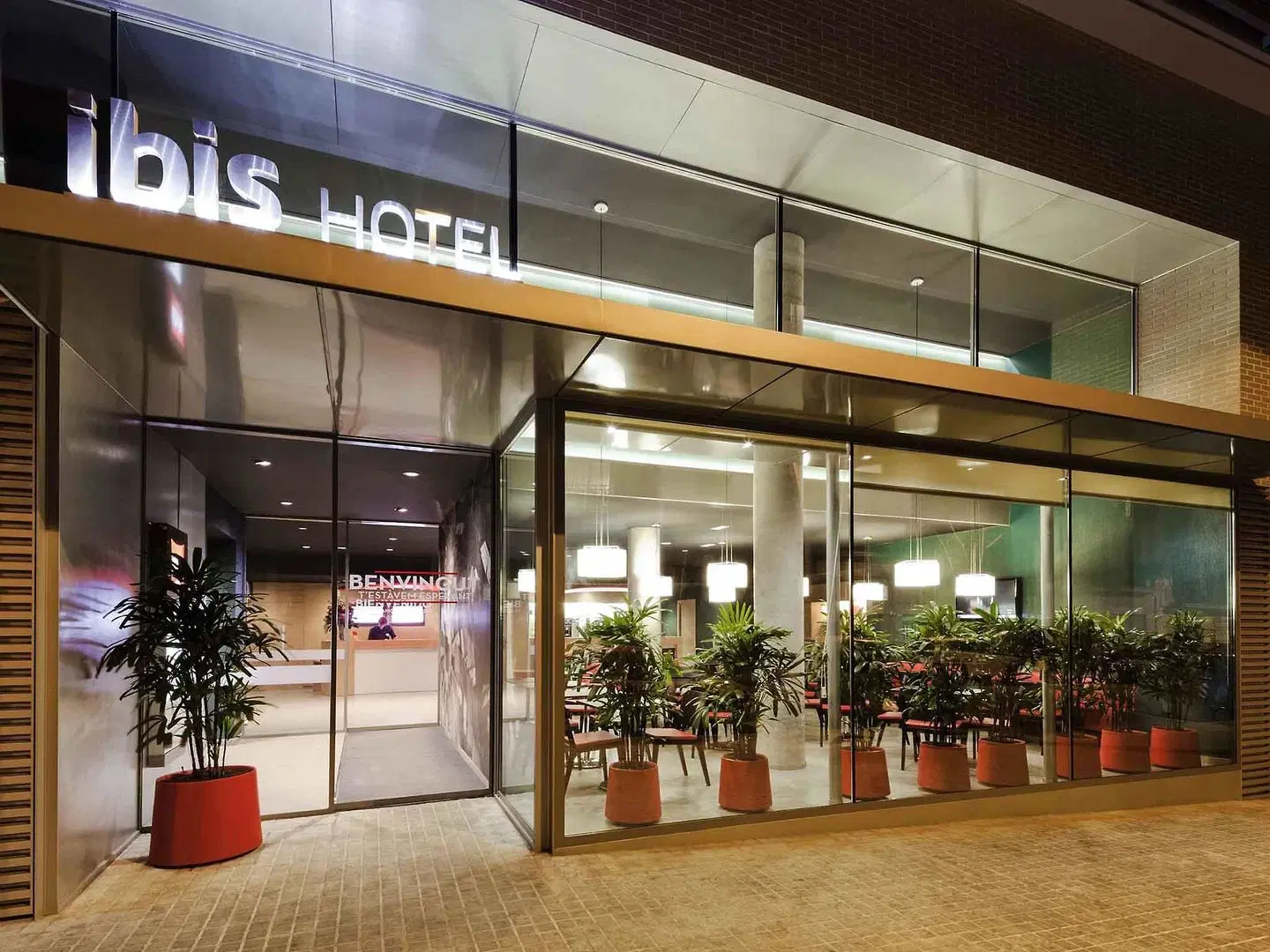 ibis Barcelona Centro (Sagrada Familia) EXTERIOR