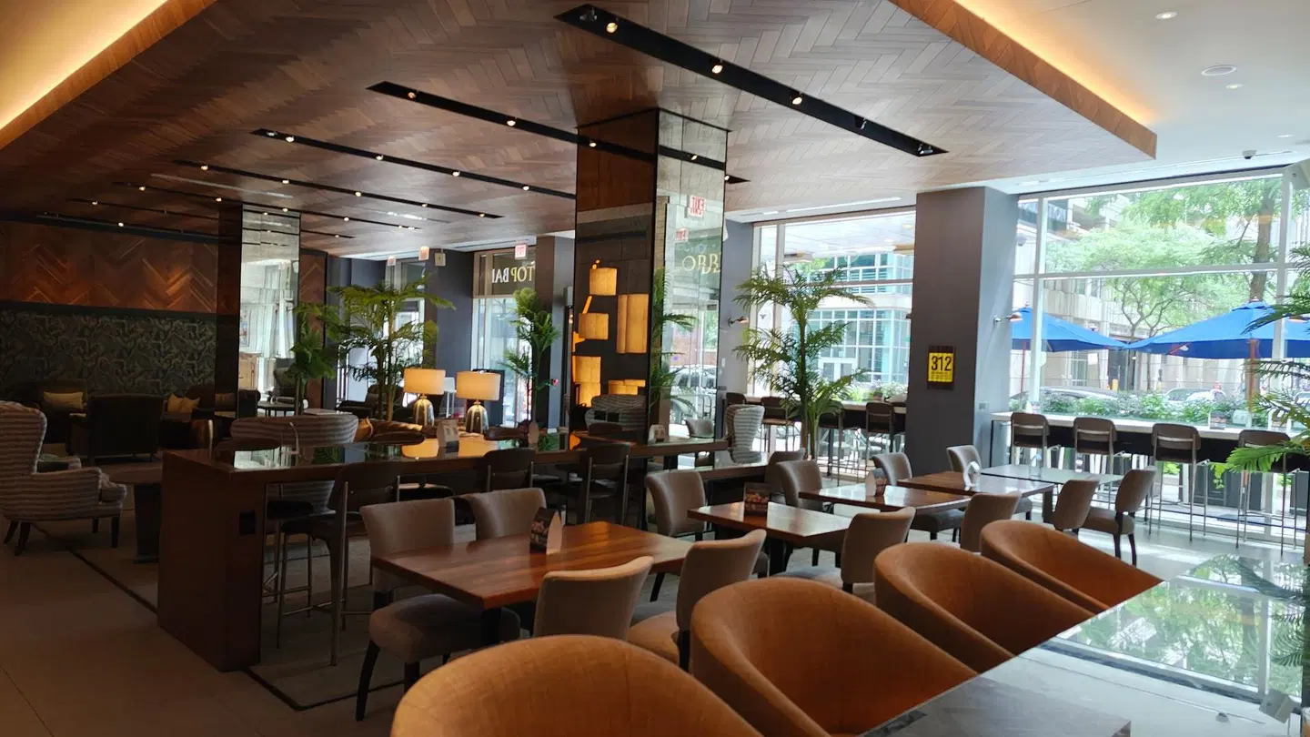The Chicago Hotel Collection - Magnificent Mile Hotel & Suites Bar