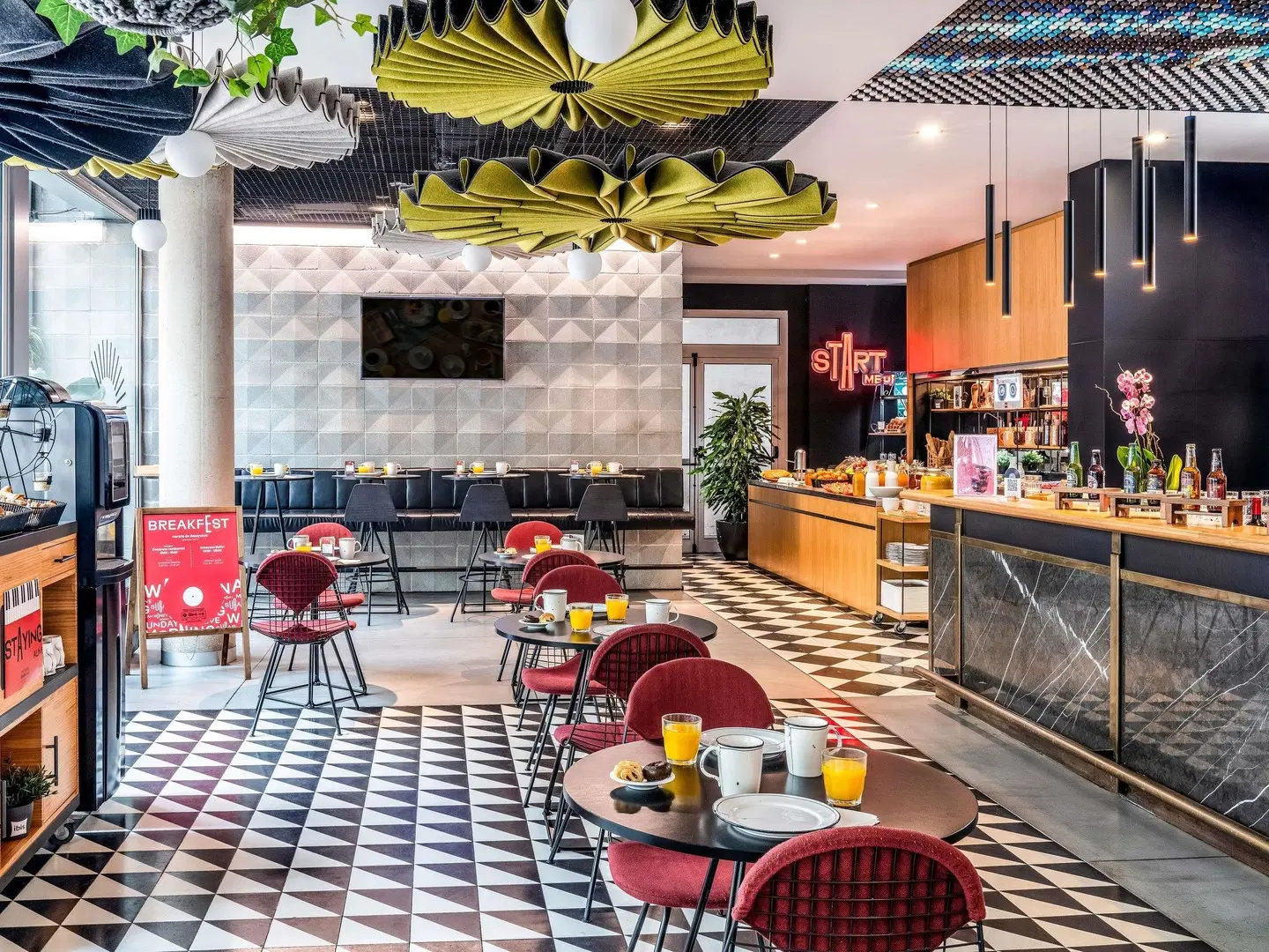 ibis Barcelona Pza Glories 22 Bar