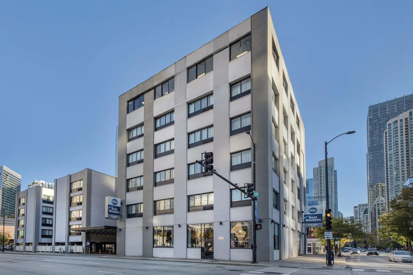 Best Western River North Hotel EXTERIOR