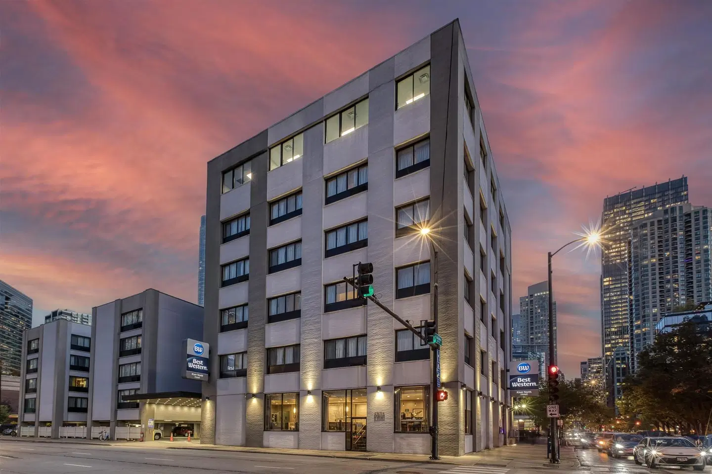 Best Western River North Hotel EXTERIOR