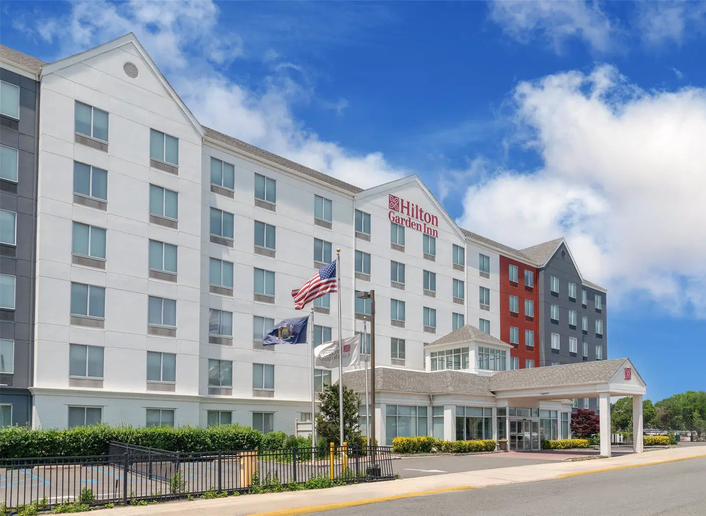 Hilton Garden Inn Queens/JFK Airport EXTERIOR