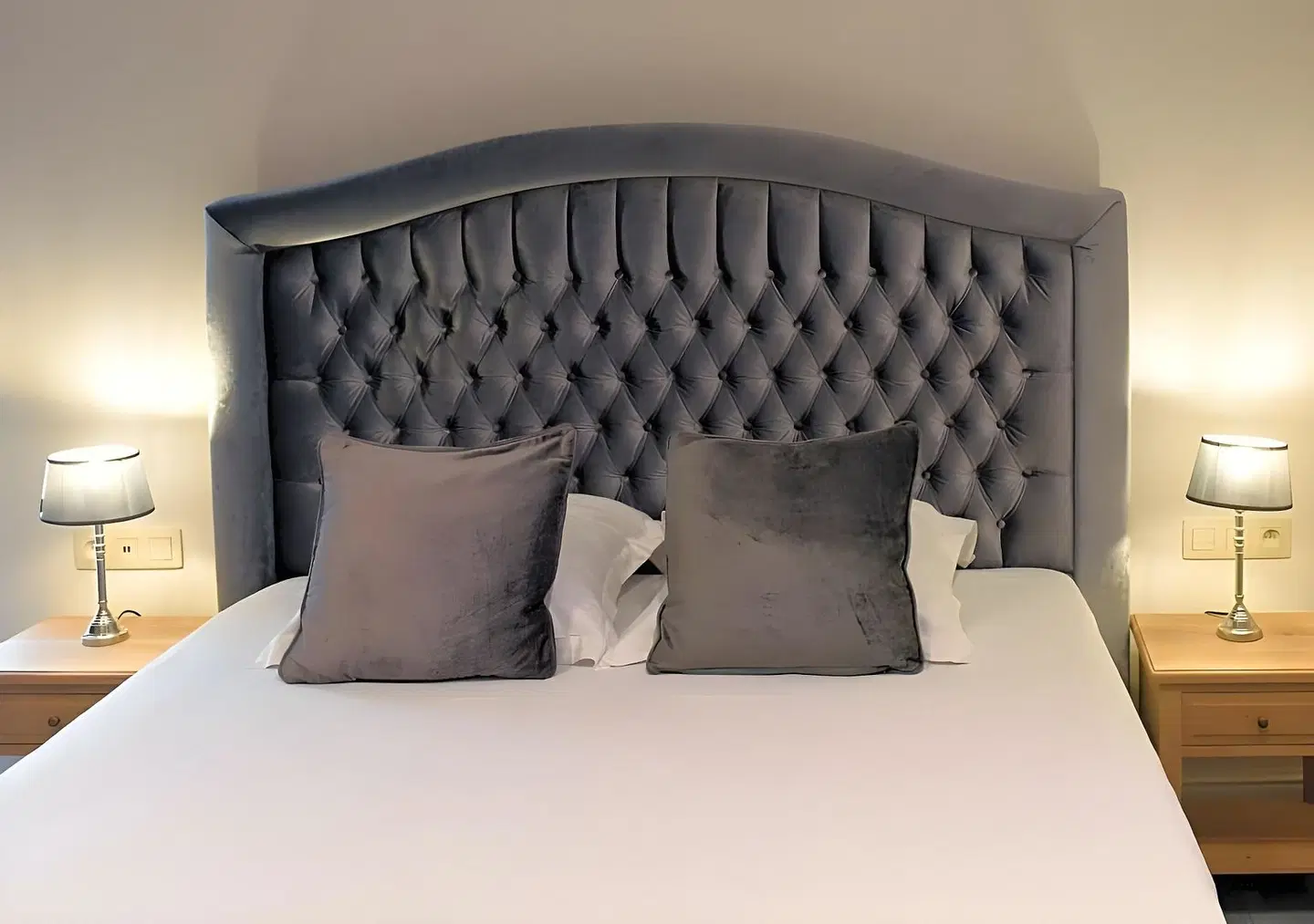 The Golden Tree Hotel ROOM_EXAMPLE