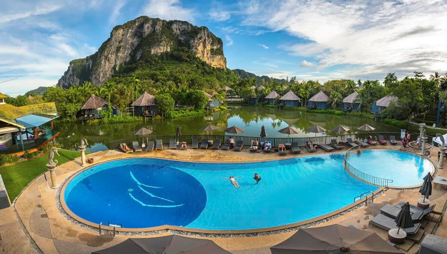 Peace Laguna Resort OUTDOOR_POOL